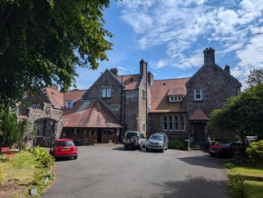 Garmoyle House